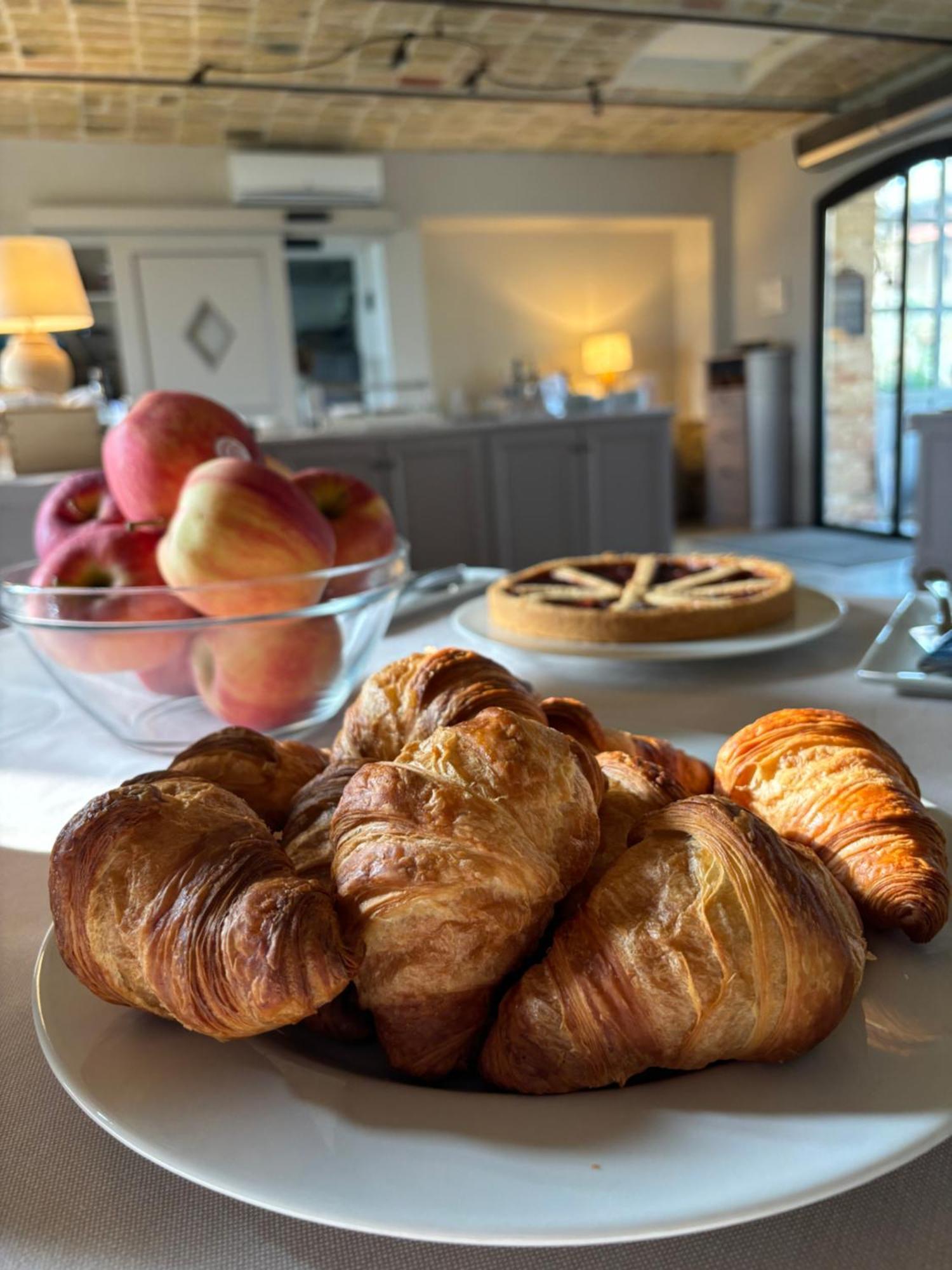 Relais Castello Di Razzano Hotel Alfiano Natta ภายนอก รูปภาพ